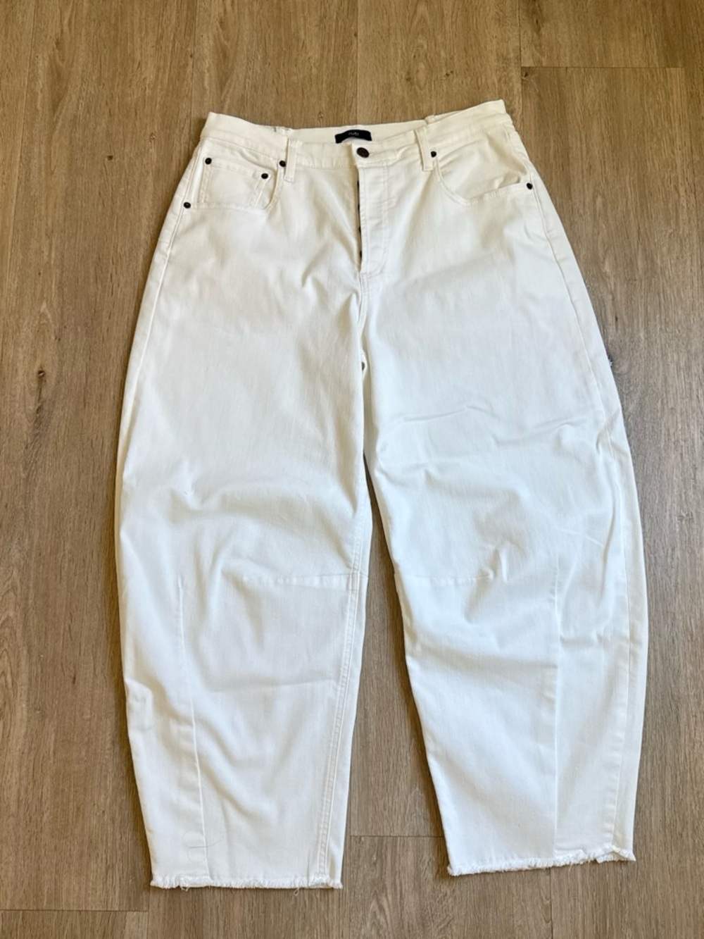 Ruti Barrel Leg White Denim Soft Jeans M/L